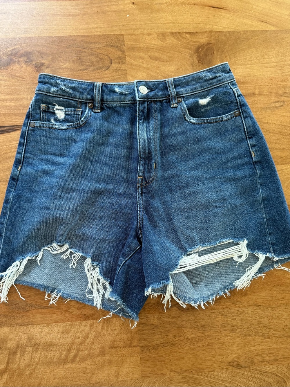 American Eagle Outfitters ‘Relaxed Mom’ Distressed Dark Blue Denim Shorts Size 4